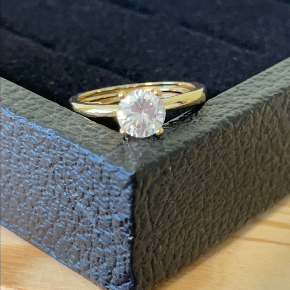 Costume ring-gold plated